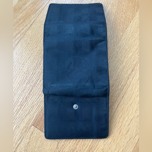 Preloved Chanel Trifold Wallet Black - Picture 7 of 7